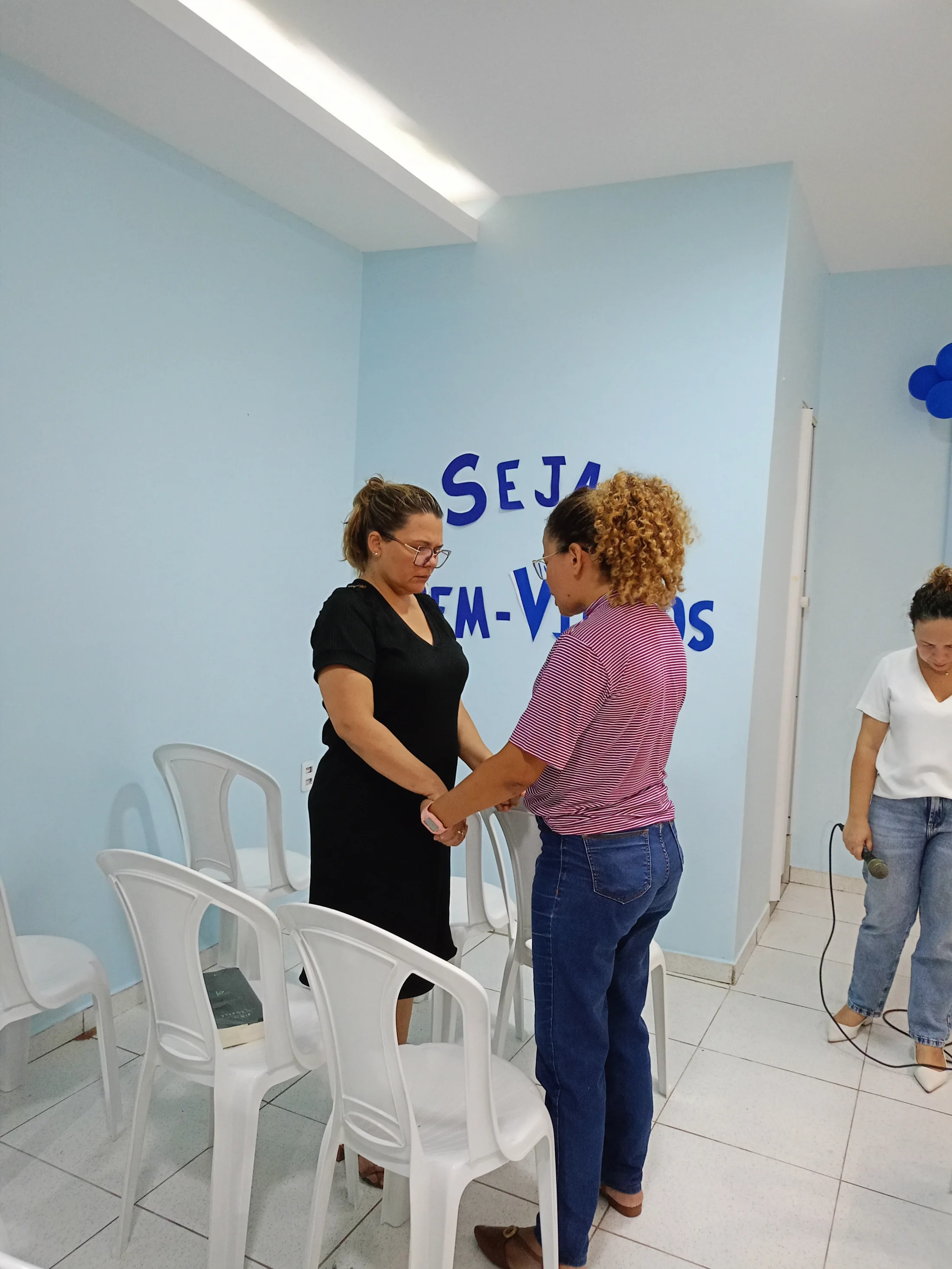 Culto de oração com o apoio dos PGs